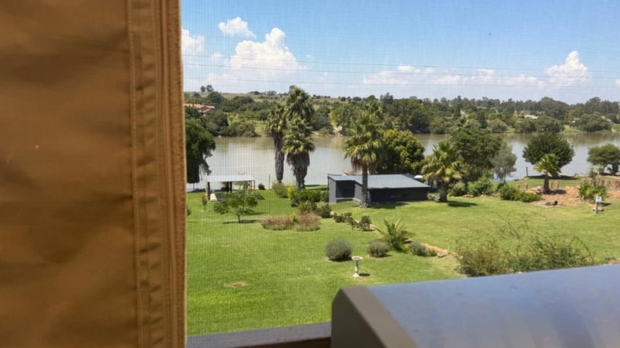 4 Bedroom Property for Sale in Vaal Dam Free State